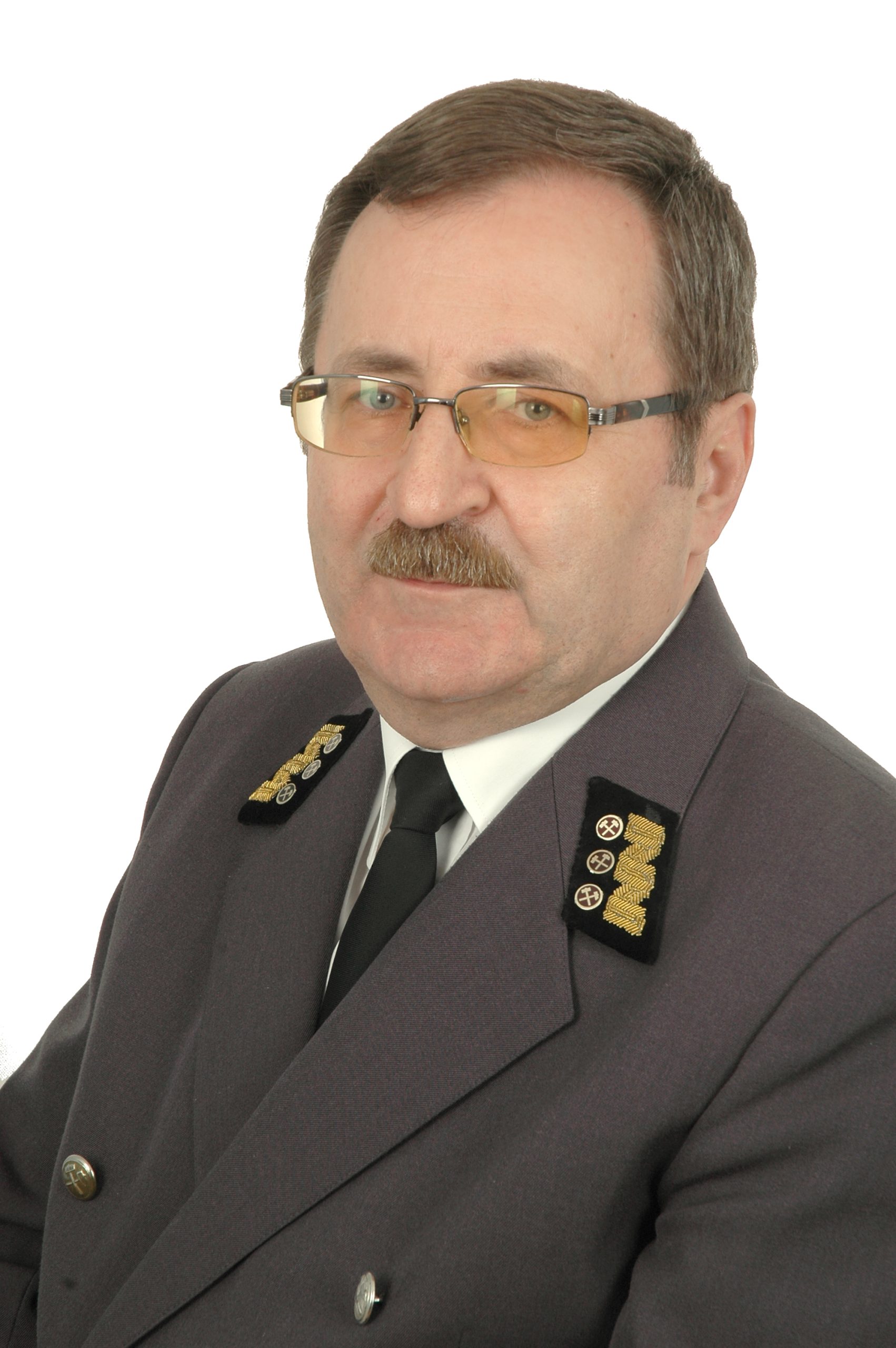 Obraz zawierający Ludzka twarz, ubrania, osoba, kołnierz
Zawartość wygenerowana przez AI może być niepoprawna.