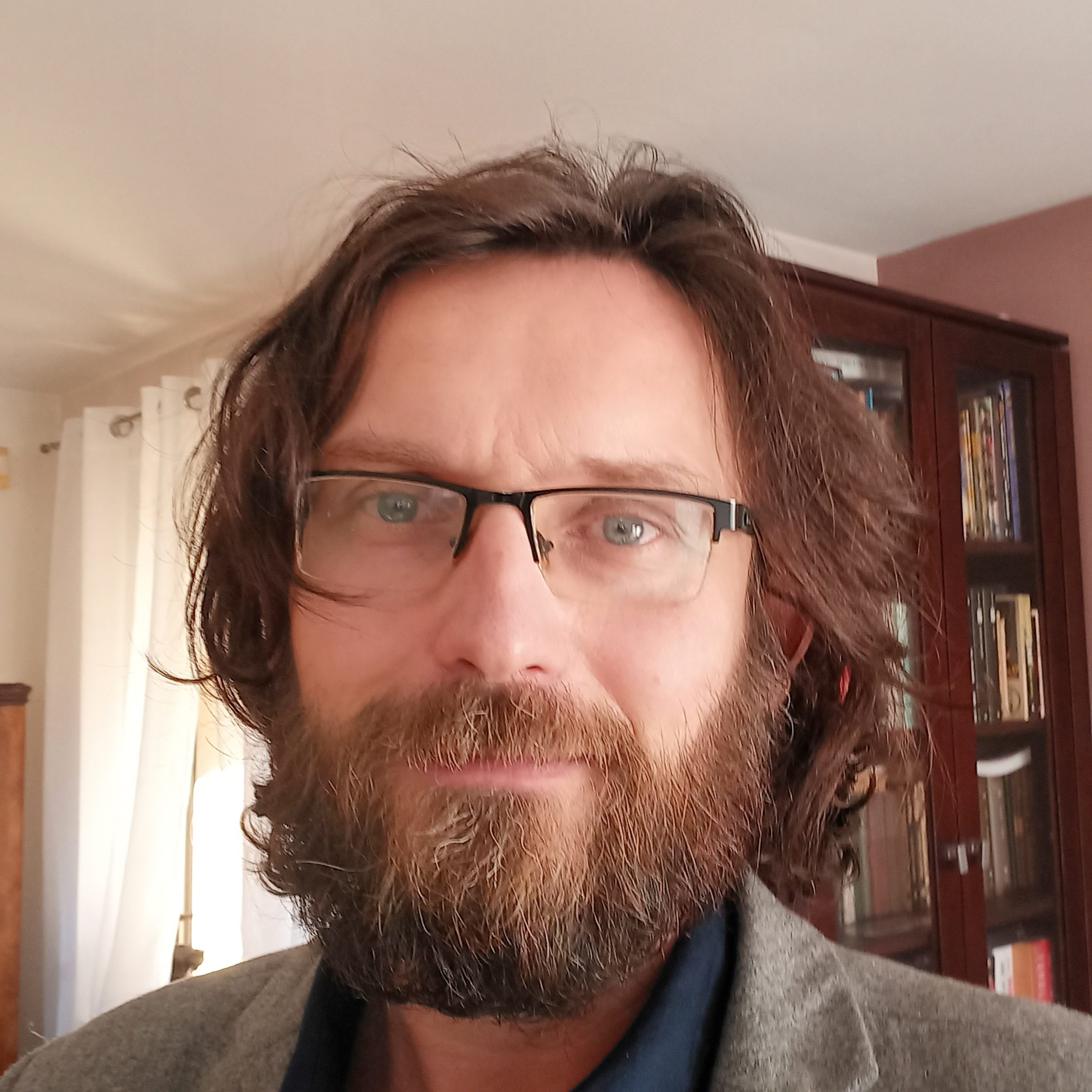 Obraz zawierający osoba, Ludzka twarz, w pomieszczeniu, ściana
Zawartość wygenerowana przez AI może być niepoprawna.